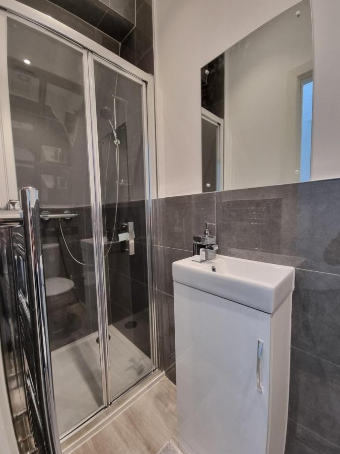 Modern In South West Wandsworth Apartament