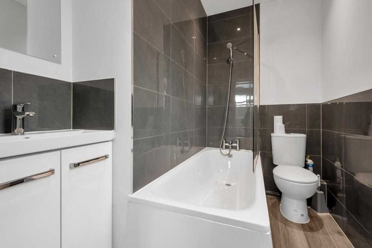Modern In South West Wandsworth Apartament